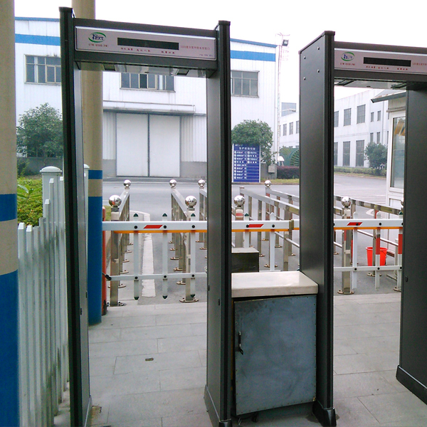 戶(hù)外安檢門(mén)3