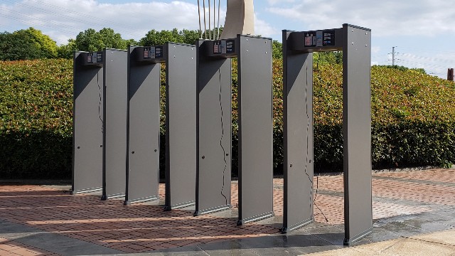 金屬探測(cè)門價(jià)格貴和便宜如何取舍？認(rèn)準(zhǔn)這點(diǎn)很重要