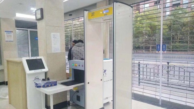 紅外測(cè)溫安檢門